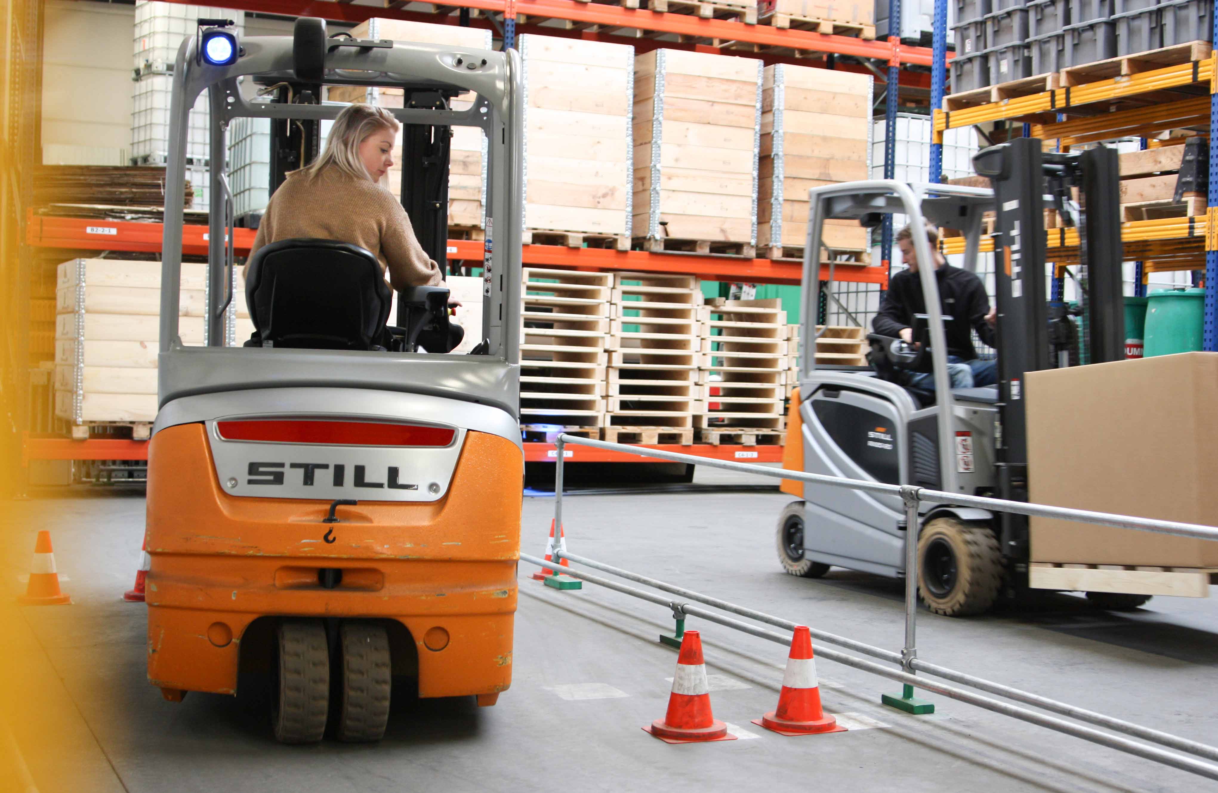 Intercedenten volgen cursus heftruckchauffeur